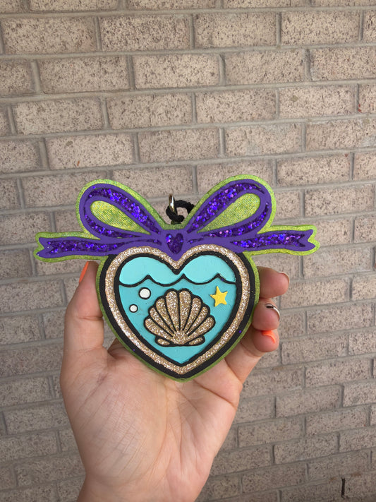 Locket — Malibu Barbie